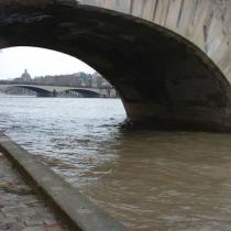 Looking back underneath Pont Royal